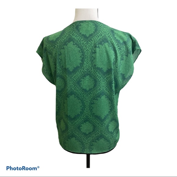 Cabi green with envy floral blouse.Size X-Small. - Picture 4 of 7